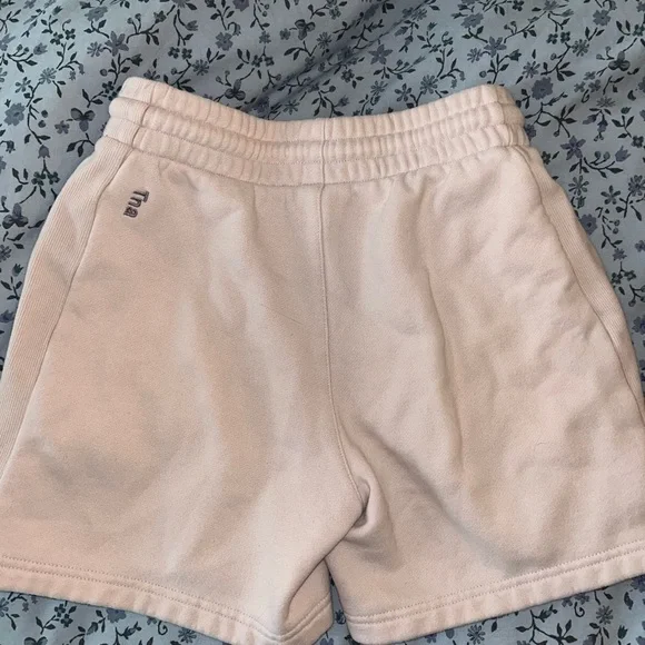 Aritzia Cozy Sweatfleece Boyfriend Short - Picture 4 of 5